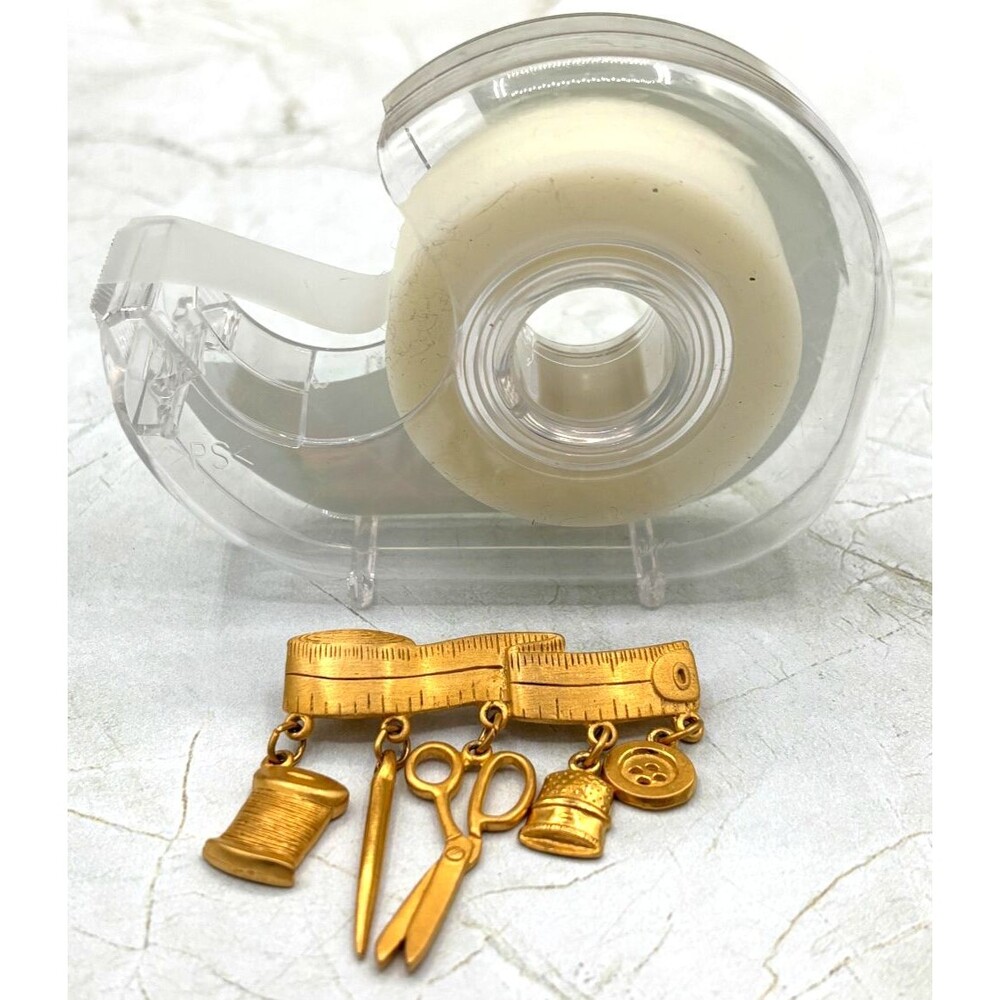 JJ Jonette Seamstress Tailor Brooch Pin Brushed Gold Tone Sewing Tools‎ Vintage - Picture 9 of 9